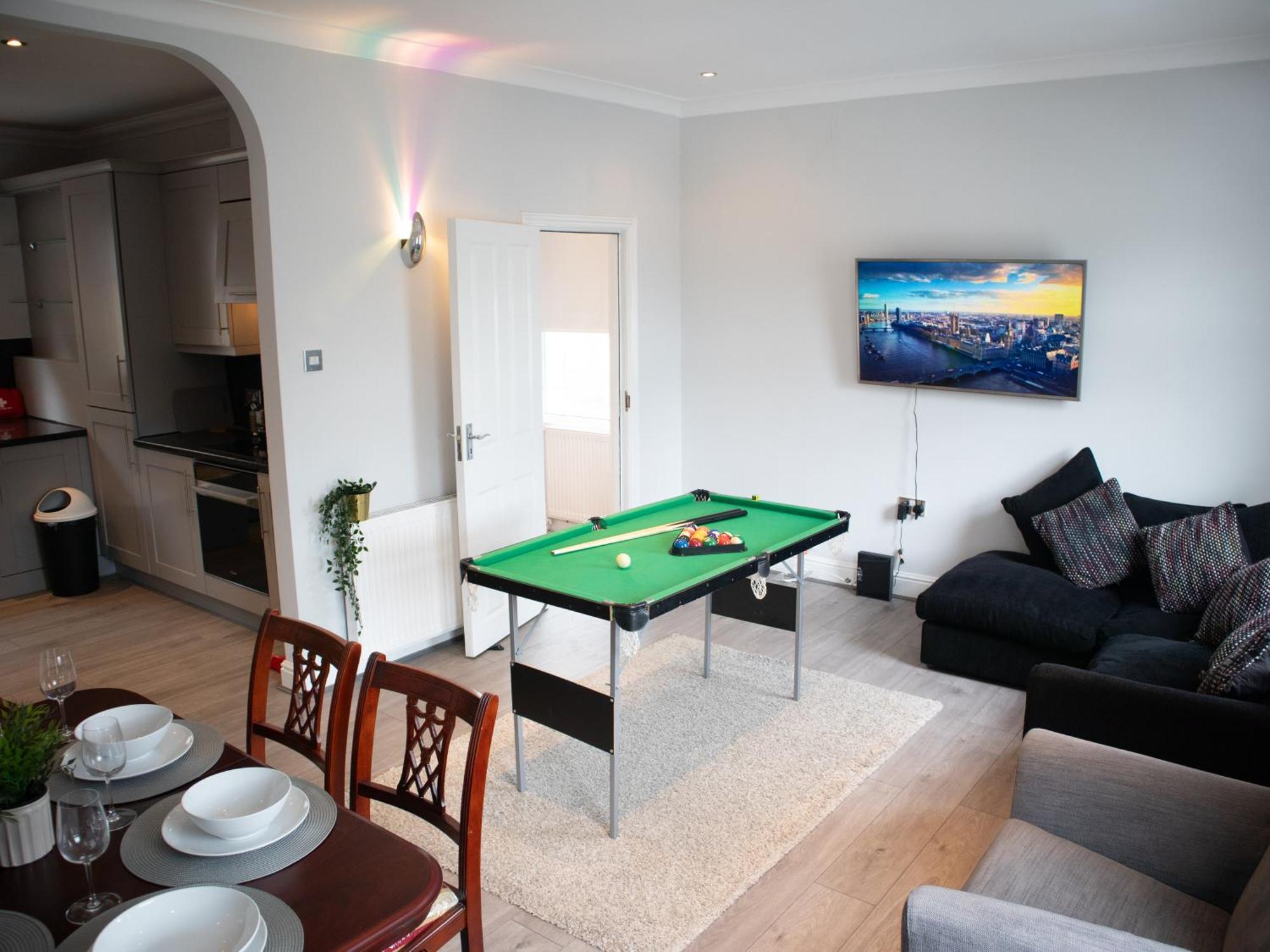 Bright Private Terrace - Free Private Parking - Tv - Wifi - Netflix Daire Croydon Dış mekan fotoğraf