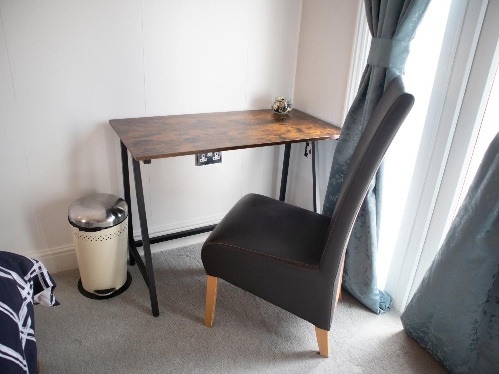 Bright Private Terrace - Free Private Parking - Tv - Wifi - Netflix Daire Croydon Dış mekan fotoğraf