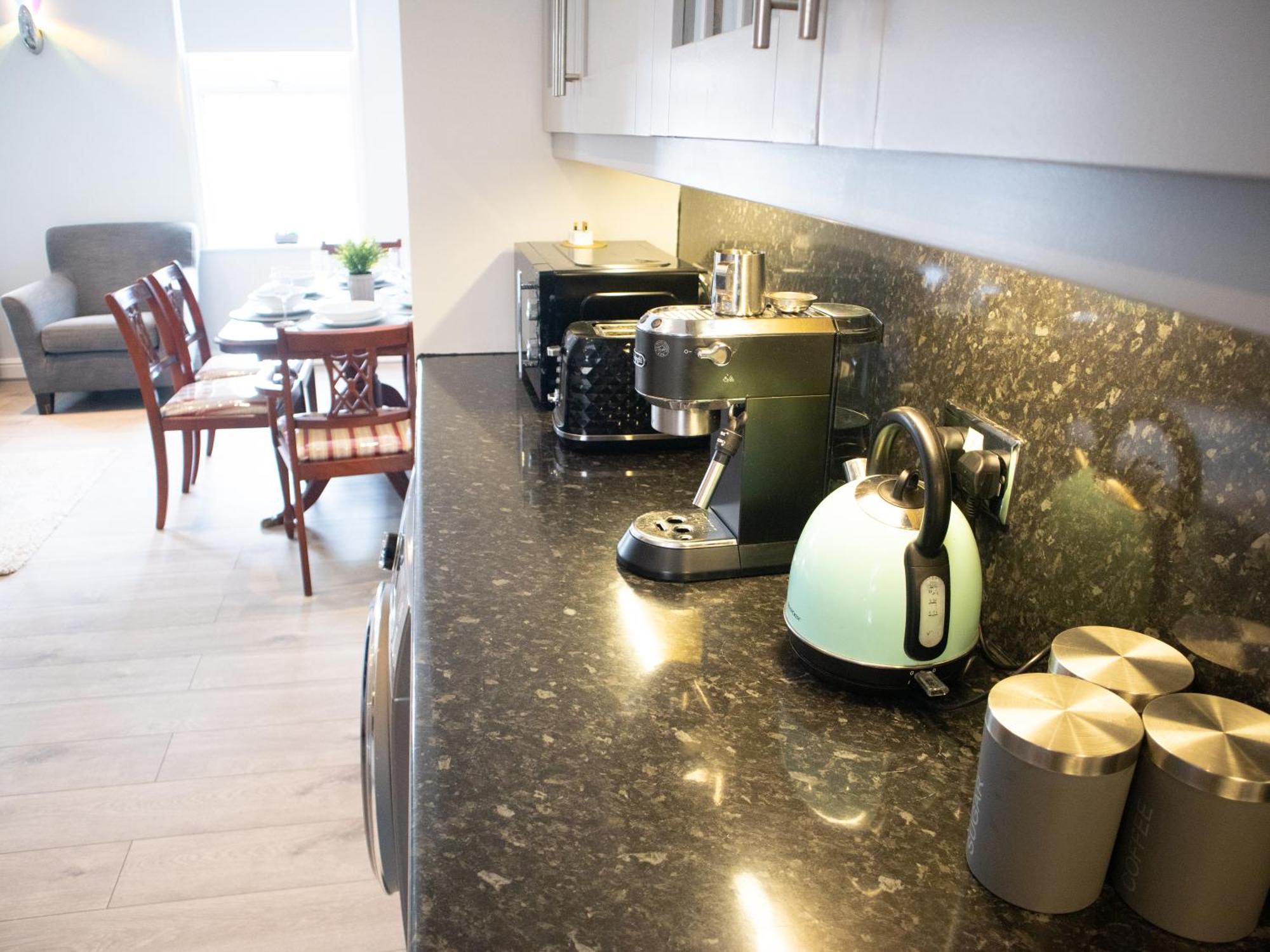 Bright Private Terrace - Free Private Parking - Tv - Wifi - Netflix Daire Croydon Dış mekan fotoğraf