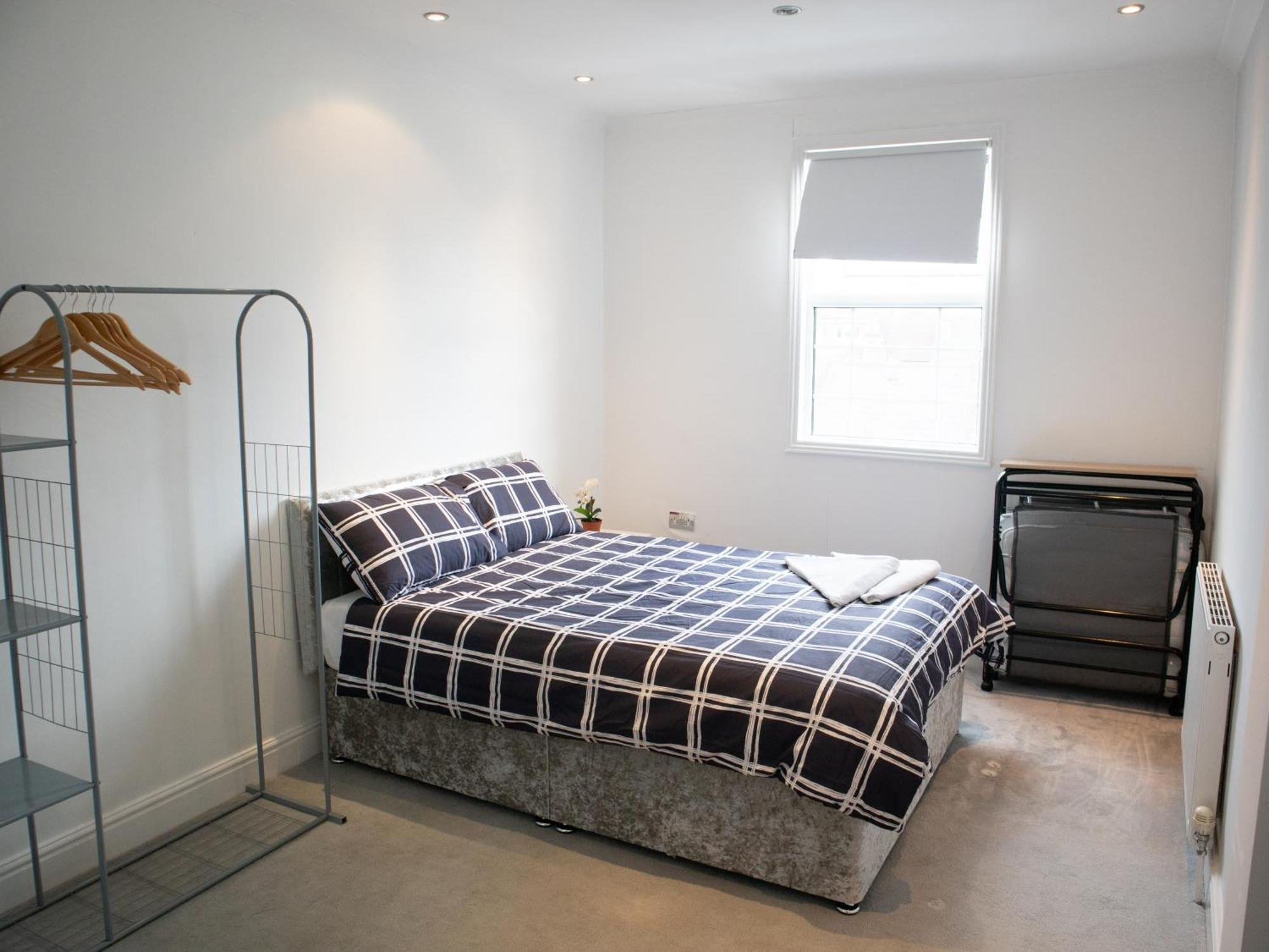 Bright Private Terrace - Free Private Parking - Tv - Wifi - Netflix Daire Croydon Dış mekan fotoğraf