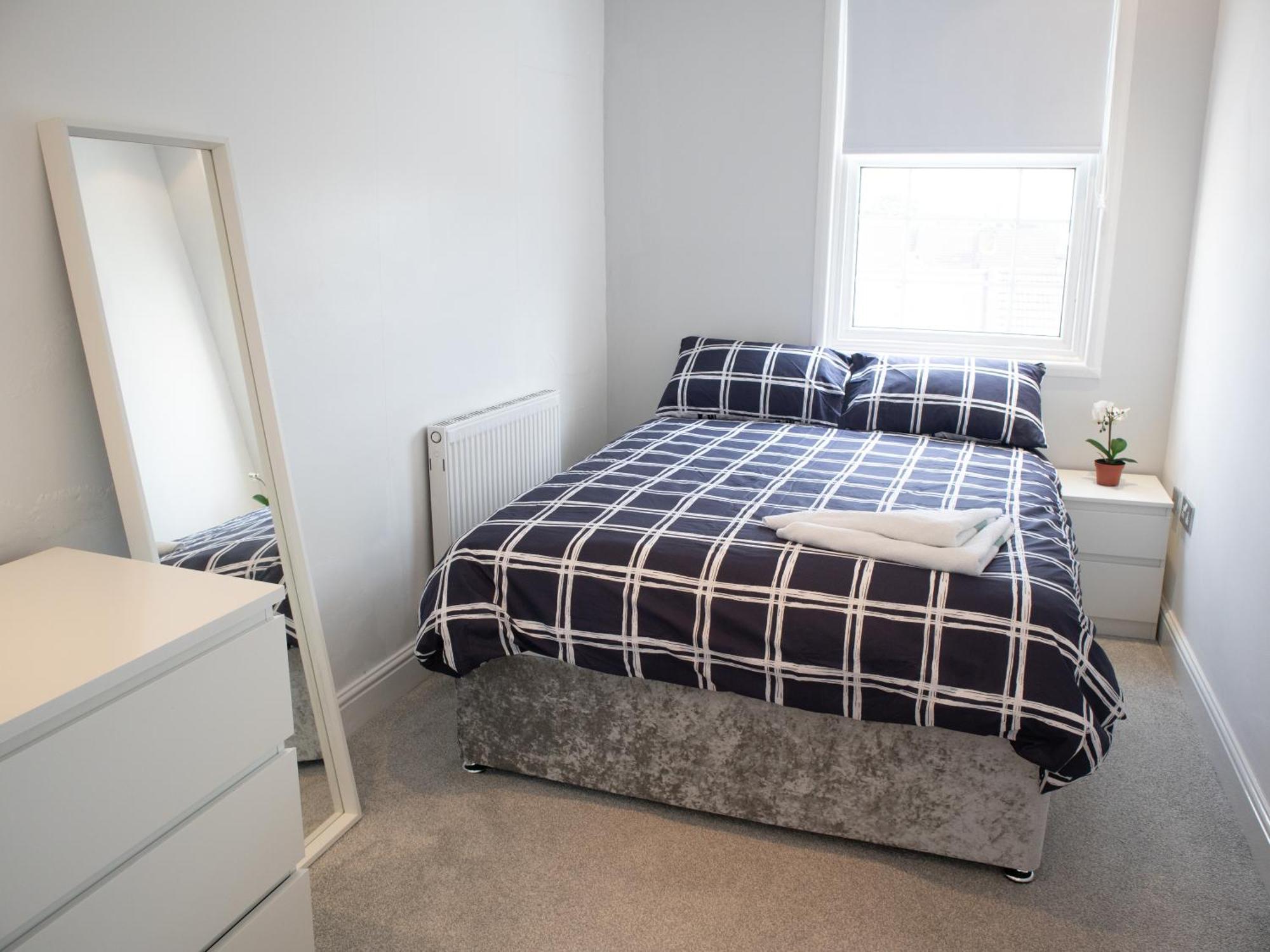 Bright Private Terrace - Free Private Parking - Tv - Wifi - Netflix Daire Croydon Dış mekan fotoğraf