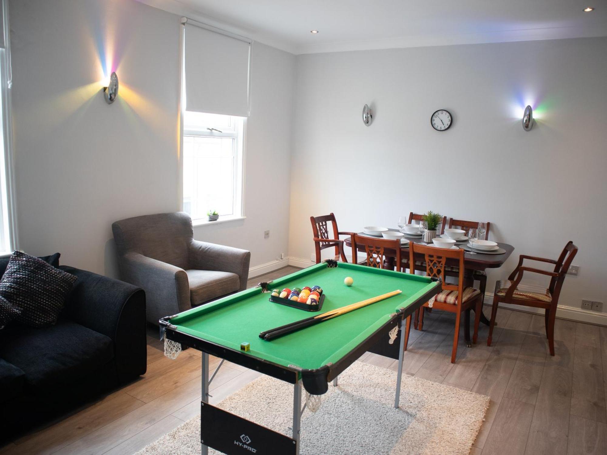 Bright Private Terrace - Free Private Parking - Tv - Wifi - Netflix Daire Croydon Dış mekan fotoğraf